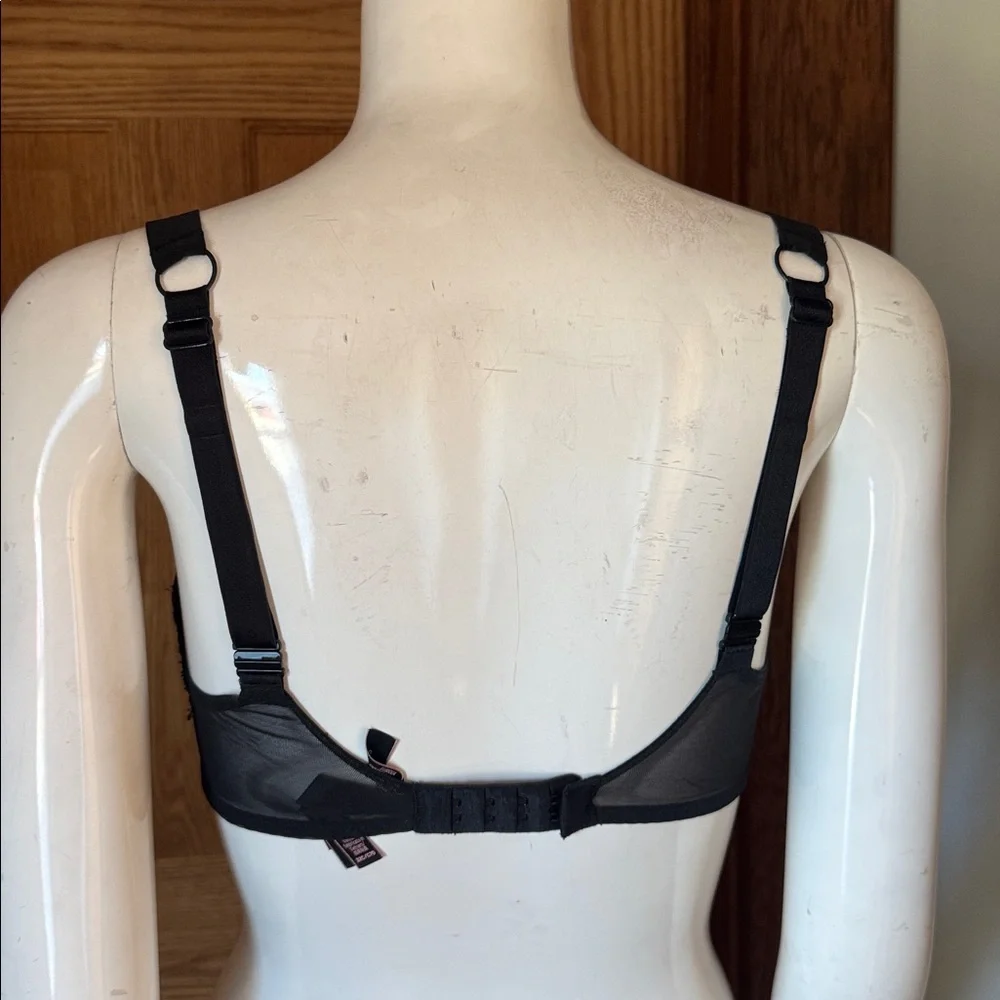 Victoria Secret Black Very Sexy Push Up Without Padding Bra SIZE 32C